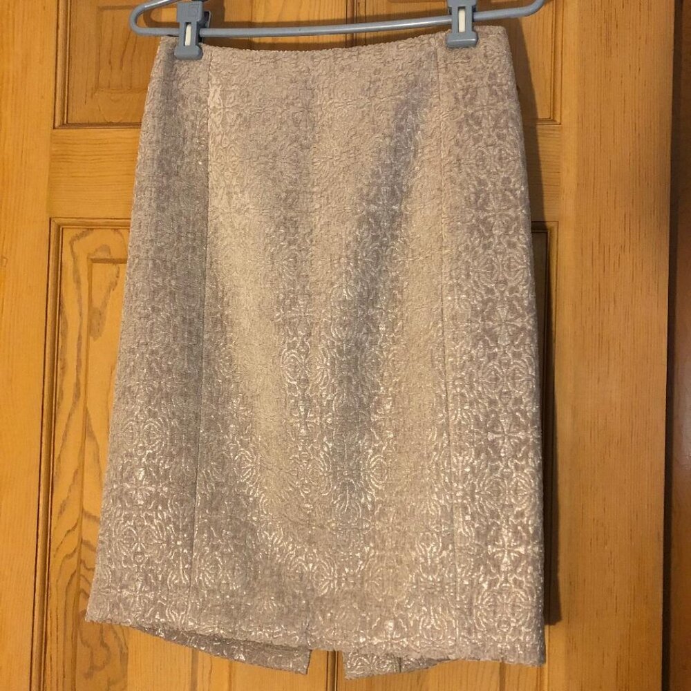 Ann Taylor Pencil Skirt tan/taupe with metallic background Size 4 fully lined